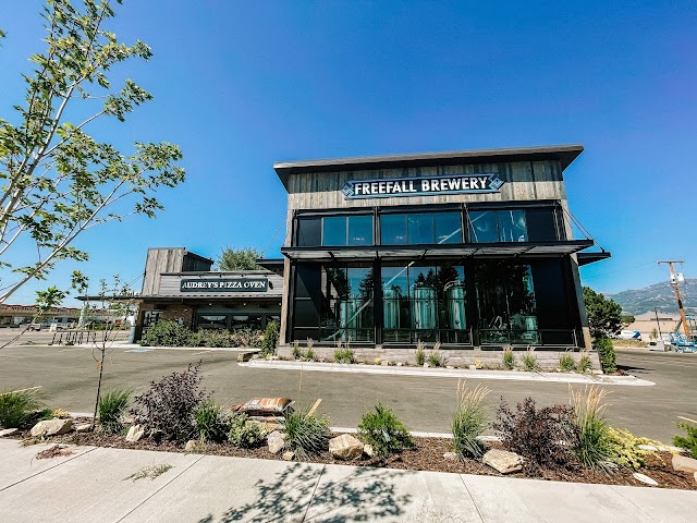 Audrey's Pizza Oven & FreeFall Brewery