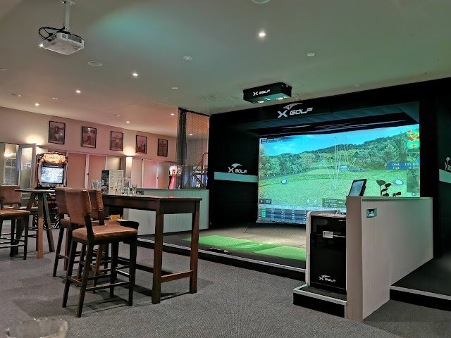 X-Golf / Avonhead Tavern