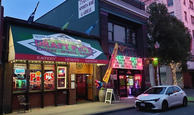 Draft Pic's Pub-Grub & Pizza