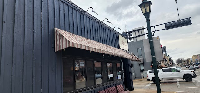 Hank's Restaurant & Drinkery