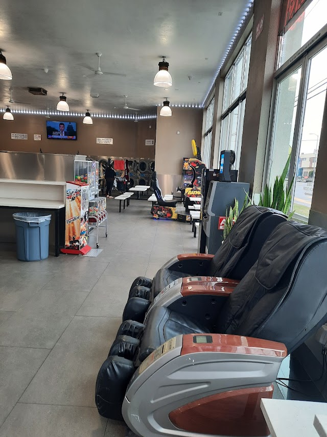 Figueroa Coin Laundry