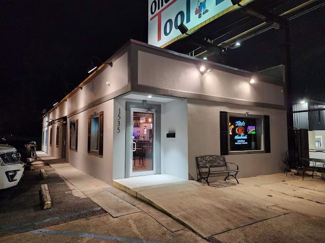 Whiskey Bar & Grill