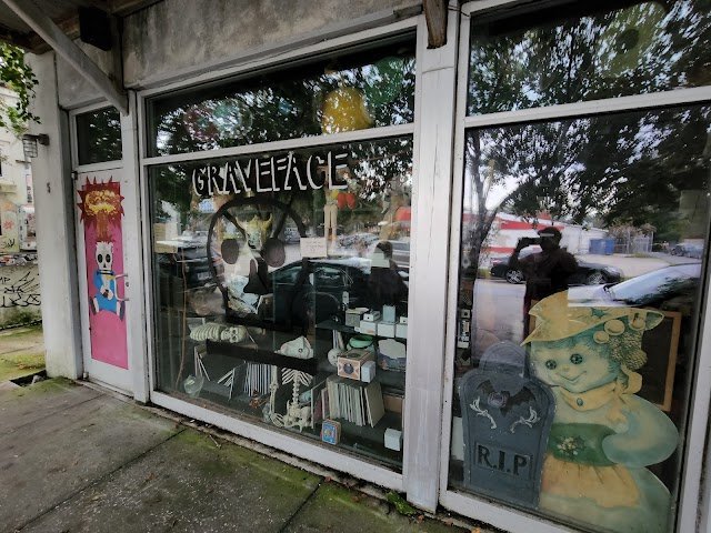 Graveface Mall