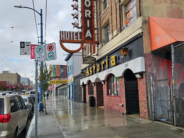 Astoria Pub