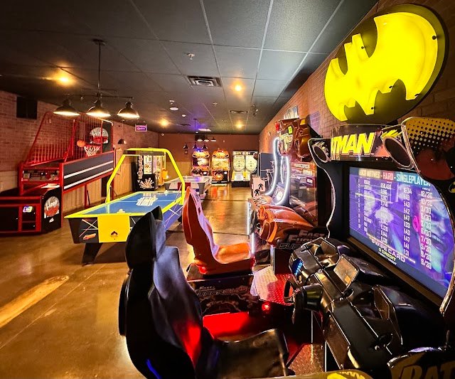 MO'S Happy Place Arcade
