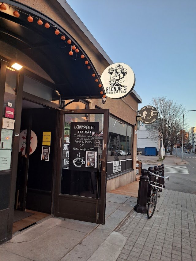 Blondie's Sports Bar & Food