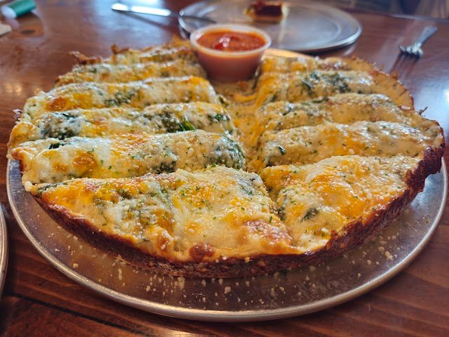 Famulari's Pizzaria: Cane Bay