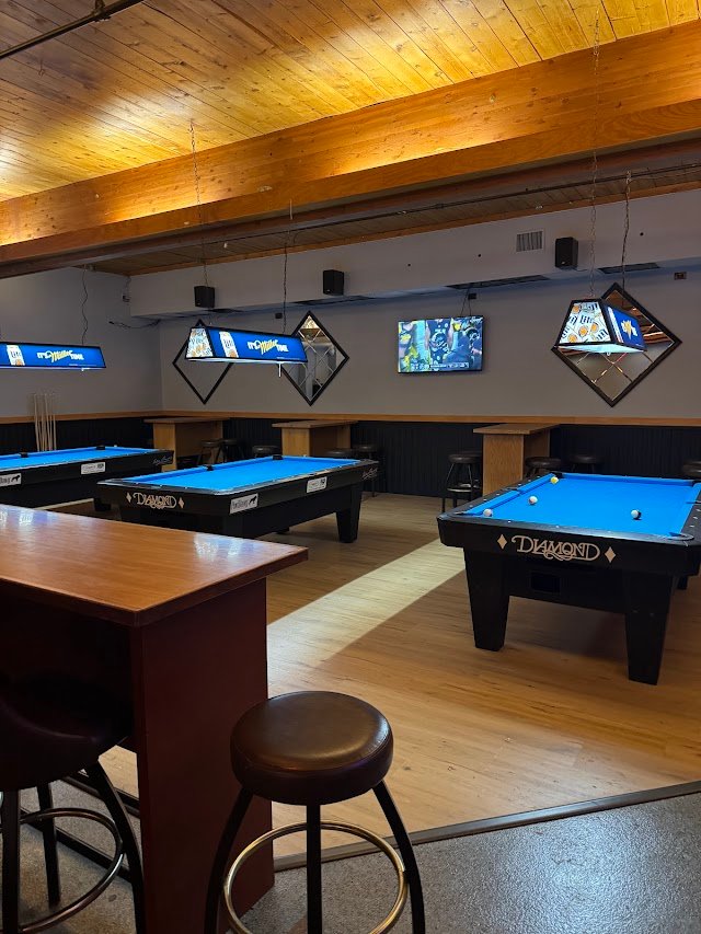 Frank's Bar & Billiards