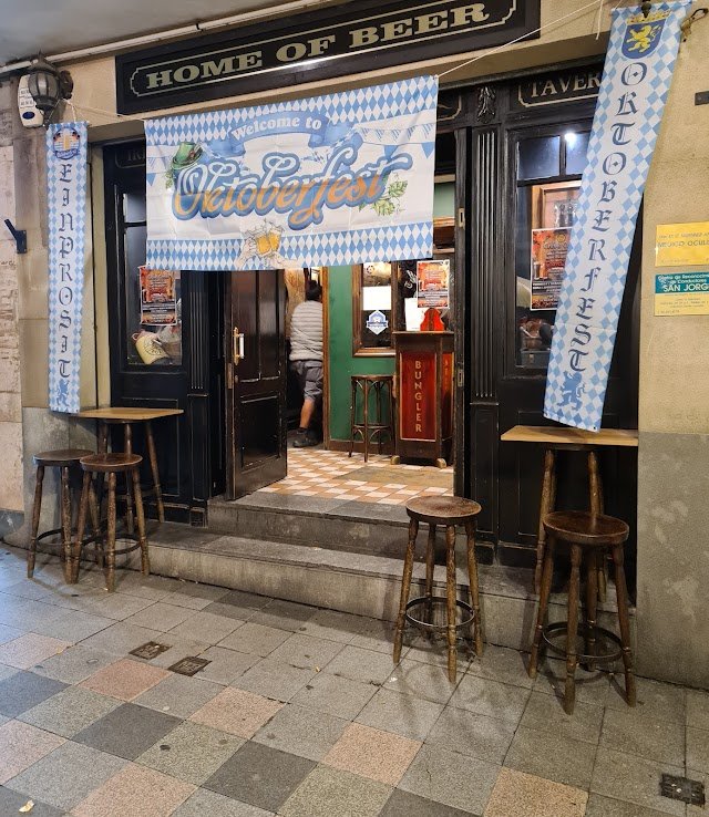 Bar Travel Corner