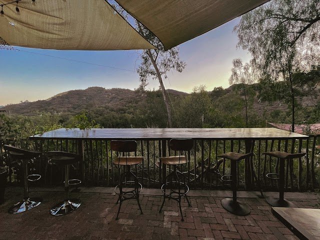 Cafe on 27