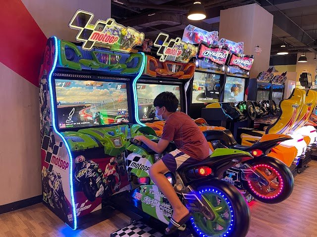 Timezone Vertis North Mall