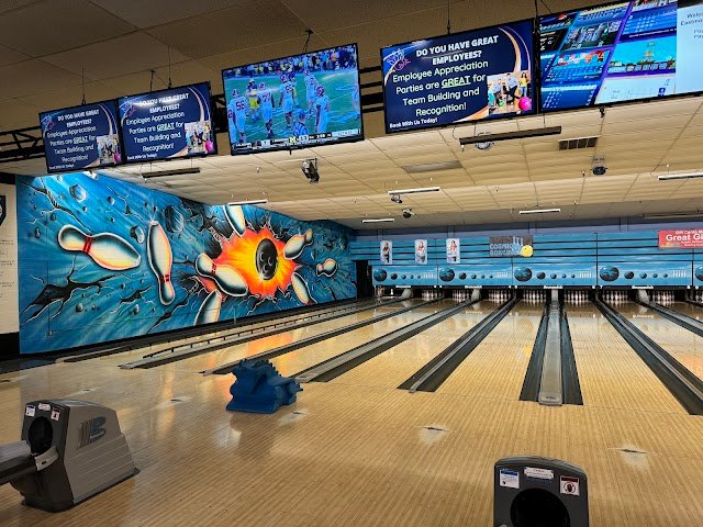 Eastmont Lanes (Dragon's Lair Arcade)
