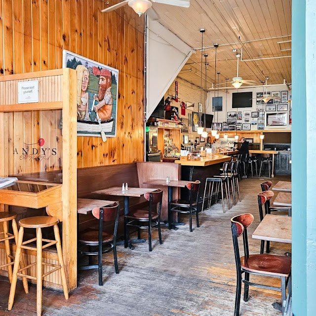 Andy's Old Port Pub