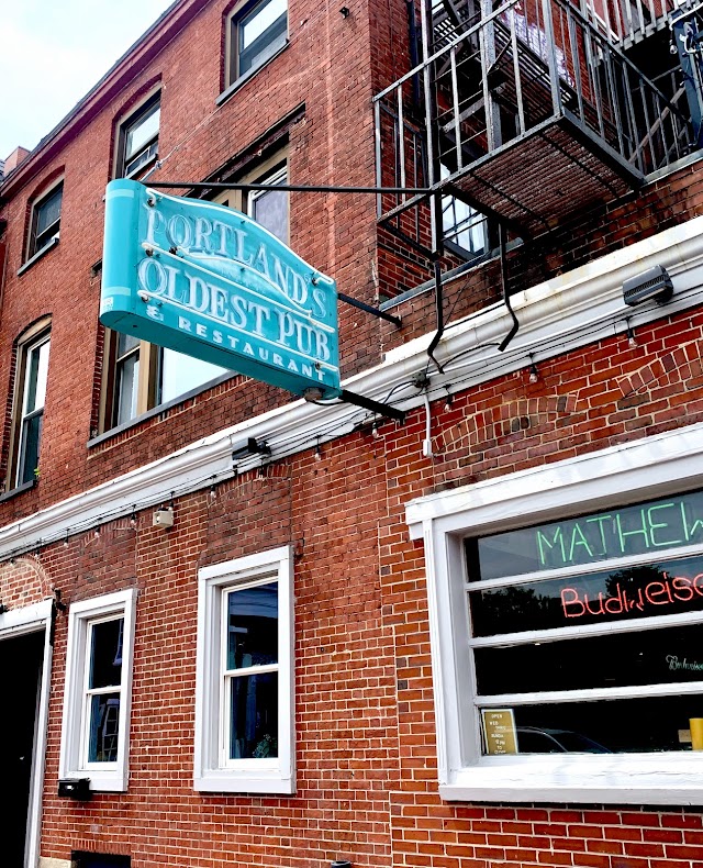 Mathew's Pub