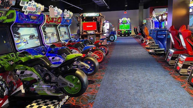 Round1 Bowling & Arcade - Auburn Hills