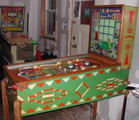 Image # 15285: Happy Days Cabinet - Right 
(The cabinet head is not original to this game. Photo included to show original cabinet body.)