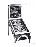 Image # 69026: Happy-Go-Lucky Promotional Photo - Prototype Large Flippers 
(We scanned an already scanned image of the original photo.Photo courtesy Pinball Resource from Gottlieb archives.Used with permission.)