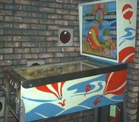 Image # 27569: Hi-Flyer Cabinet - Right 
(The protruding ball shooter rod has been removed from this game.)