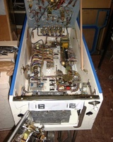 Image # 32281: Lady Luck Inside Cabinet 
(The game in this image was described to us as being newly removed from its original shipping carton. Note the blue film covering the metal side rails.)