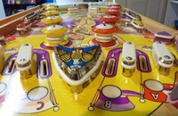 Image # 67420: Majorettes Sample Game - Playfield - Downfield View 
(The owner added a red flipper rubber to the black upper arch rebound rubber. Serial number 01006 S.)