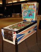 Image # 48728: North Star Sample Game - Cabinet - Right 
(The two passive bumpers at the very top of the playfield have blue skirts. Their caps should also be blue. The backglass has red fade. Cabinet has partial serial number ending with '076 S'.)