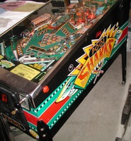 Image # 23785: Pool Sharks Cabinet - Right 
(Note: This playfield has white flippers instead of the yellow flippers it was manufactured with.)