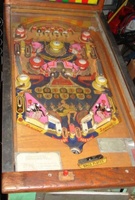 Image # 37374: 3-D Playfield - Metal Rails 
(The metal rails on this cabinet were an aftermarket product added by the operator.)