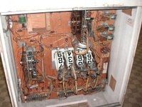 Image # 31608: Top Hand Inside Backbox 
(The wooden box chime is missing is cover.)