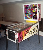 Image # 21717: Rock On Cabinet - Right 
(The flippers shown here are not original to this game.)