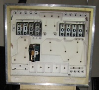 Image # 43738: Royal Flash Behind Backglass 
(The replay wheel has been removed from the replay unit. The replay unit is not visible to the player.)