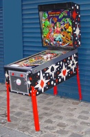 Image # 15082: Asteroid Annie and the Aliens Cabinet - Full View 
(The red legs are not original to this game.)